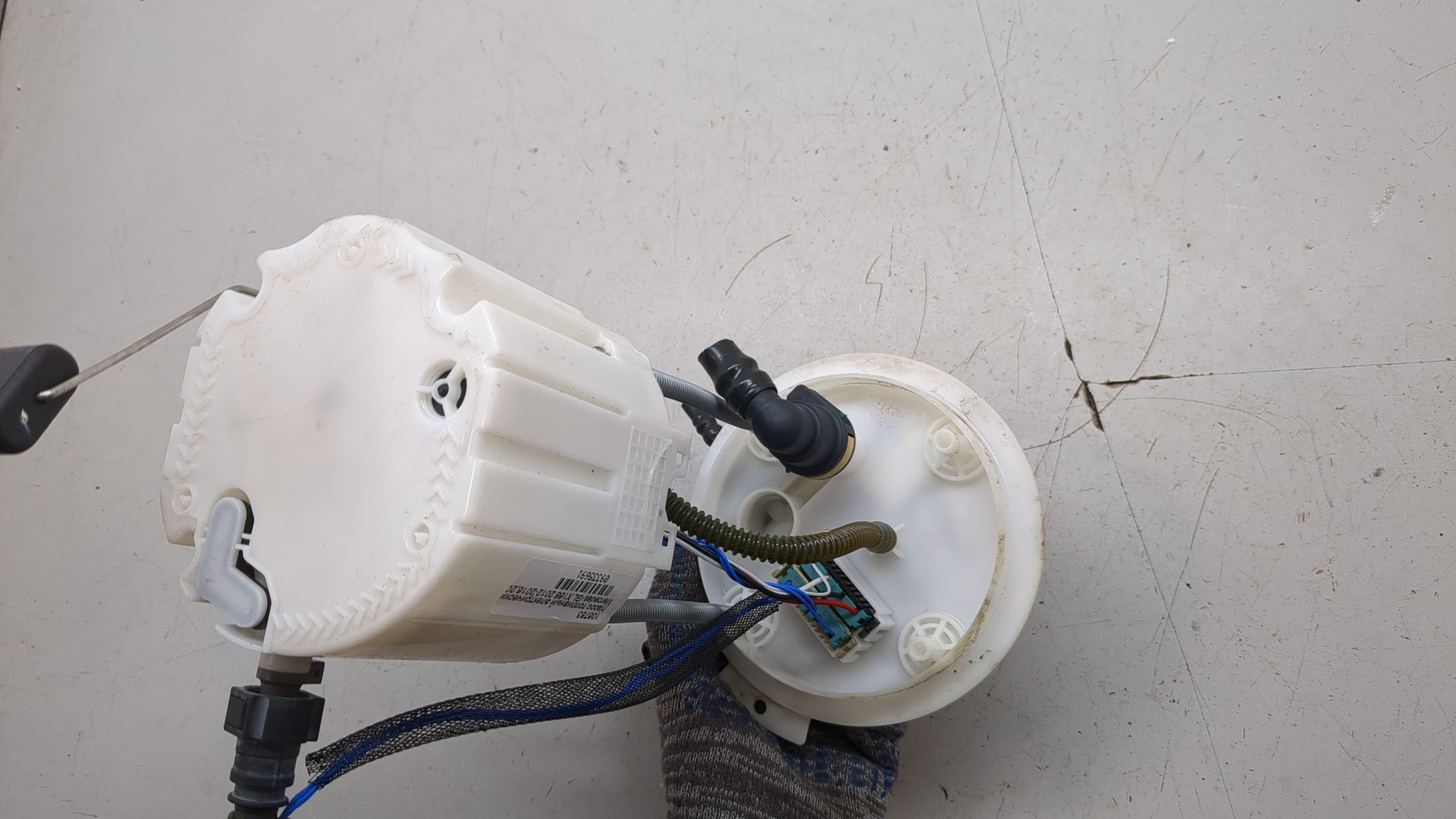 Насос топливный электрический