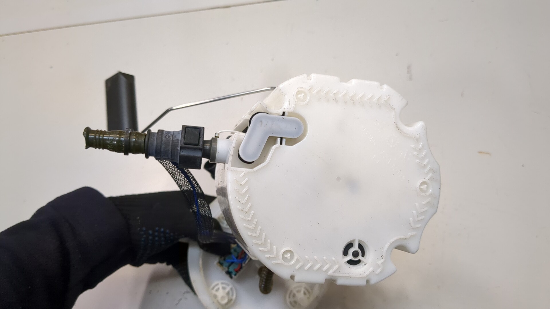 Насос топливный электрический