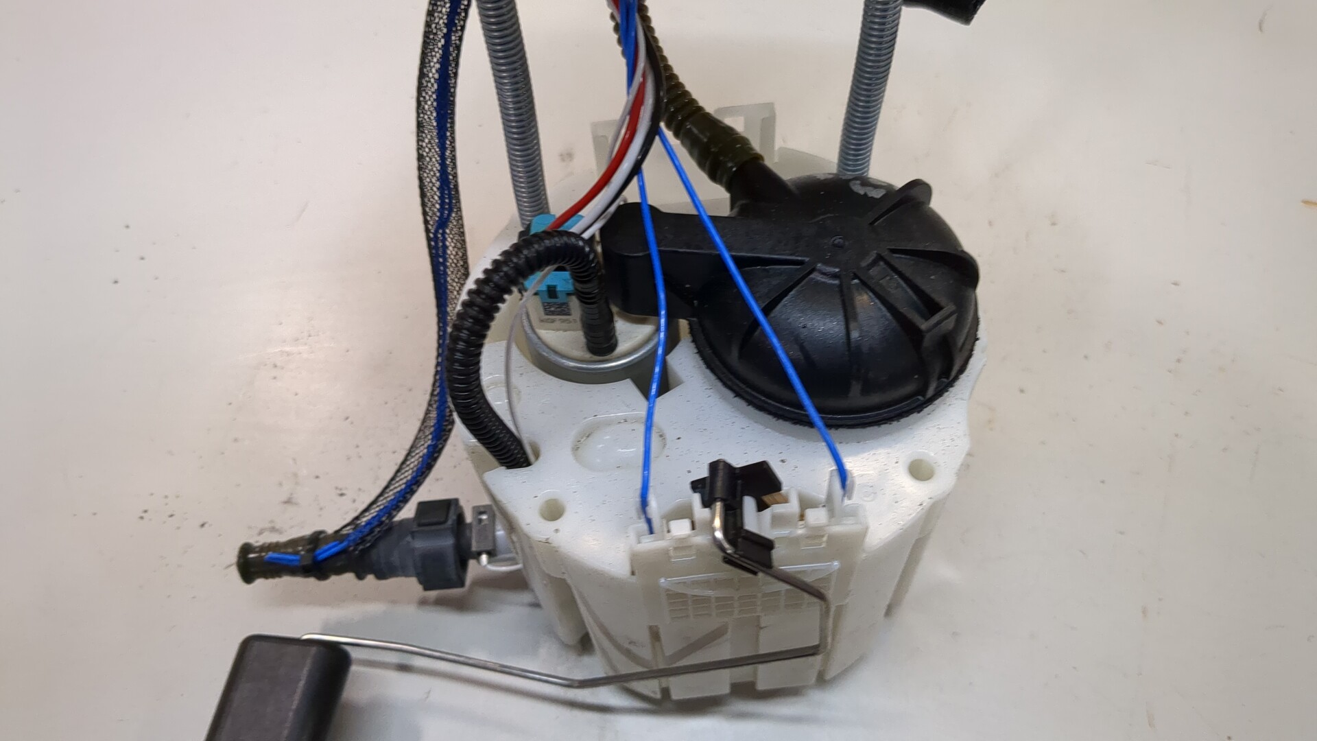 Насос топливный электрический