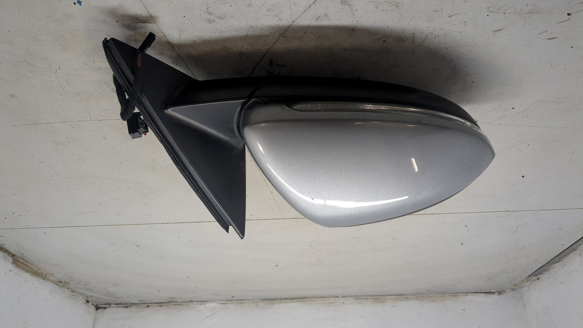 Зеркало правое электрическое