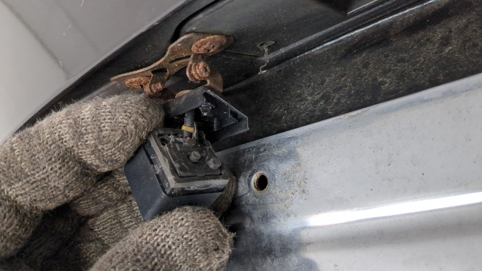 Дверь багажника