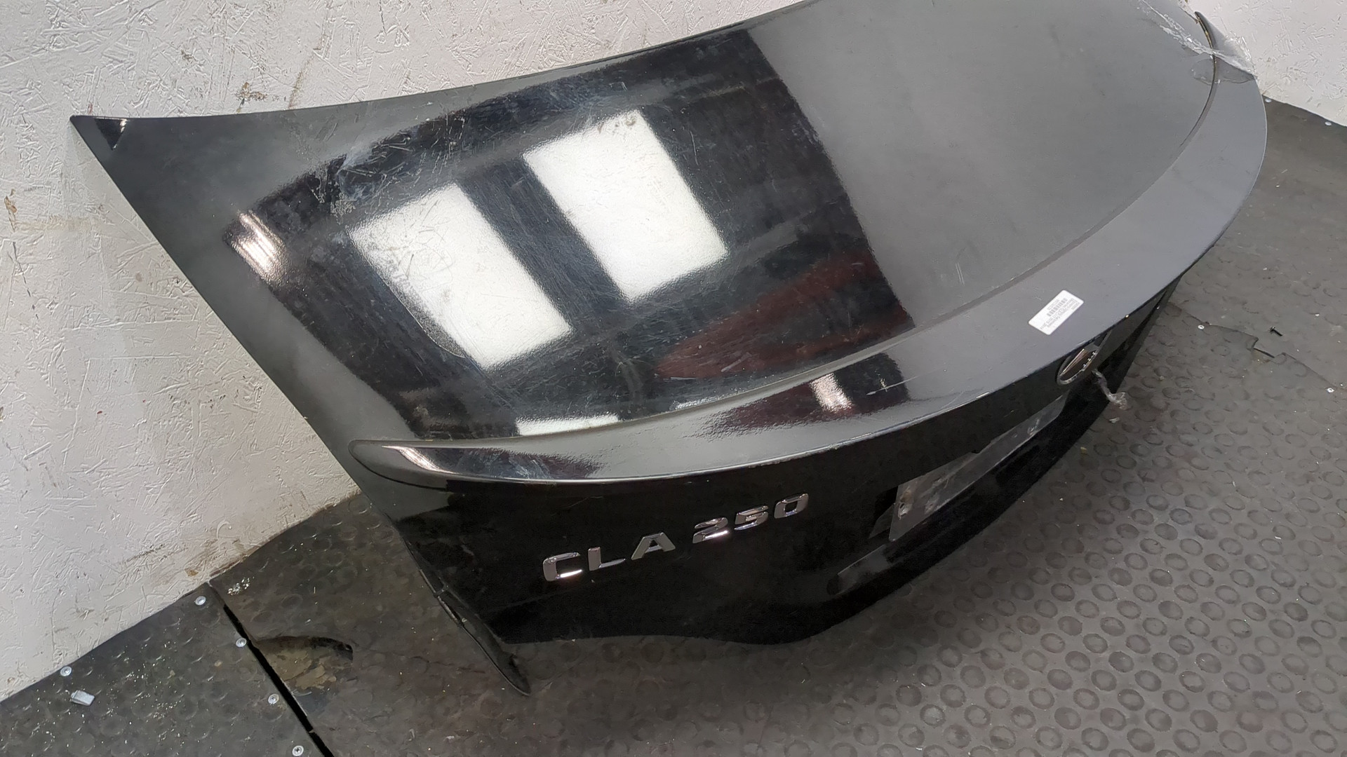 Дверь багажника