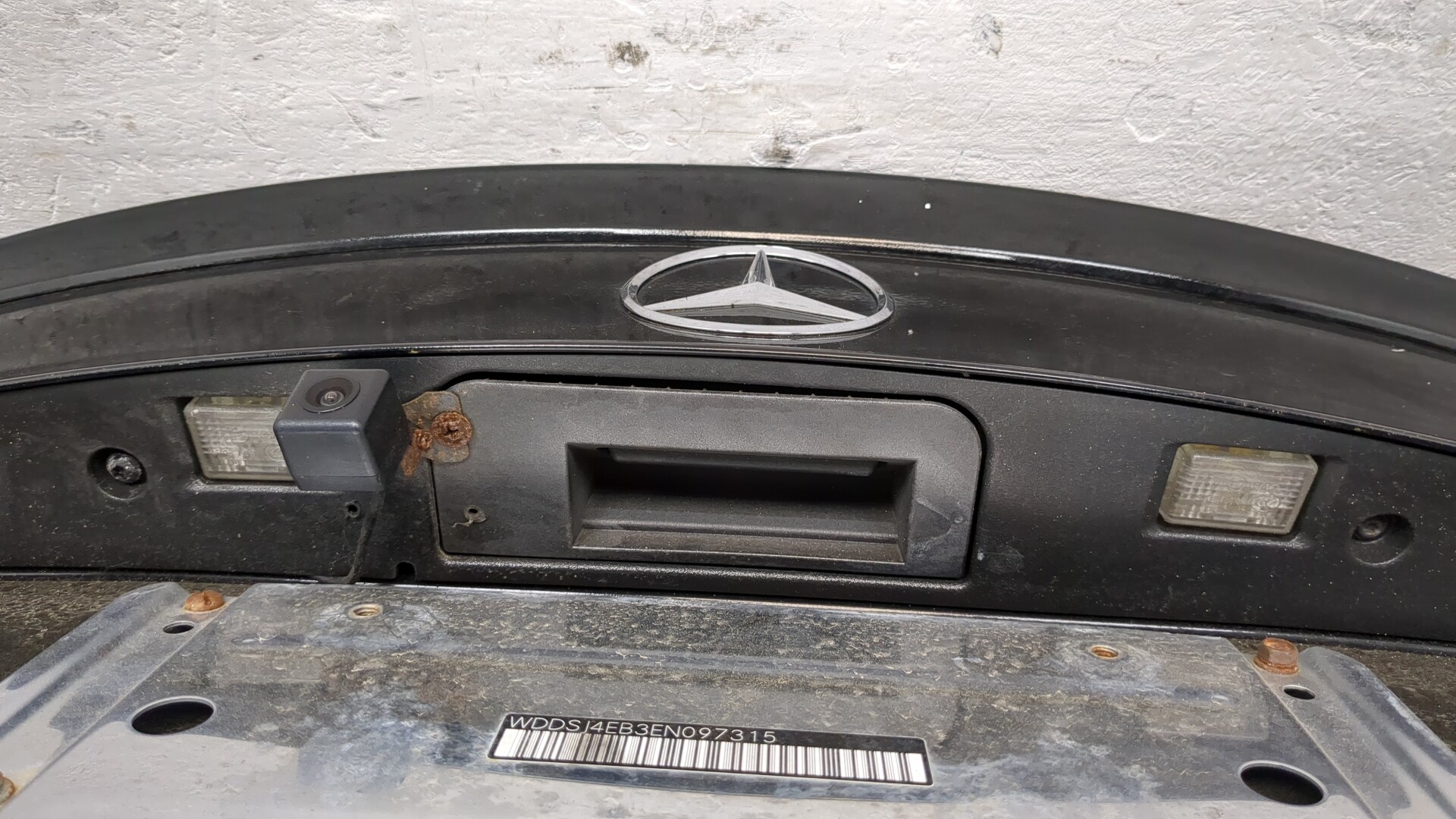 Дверь багажника