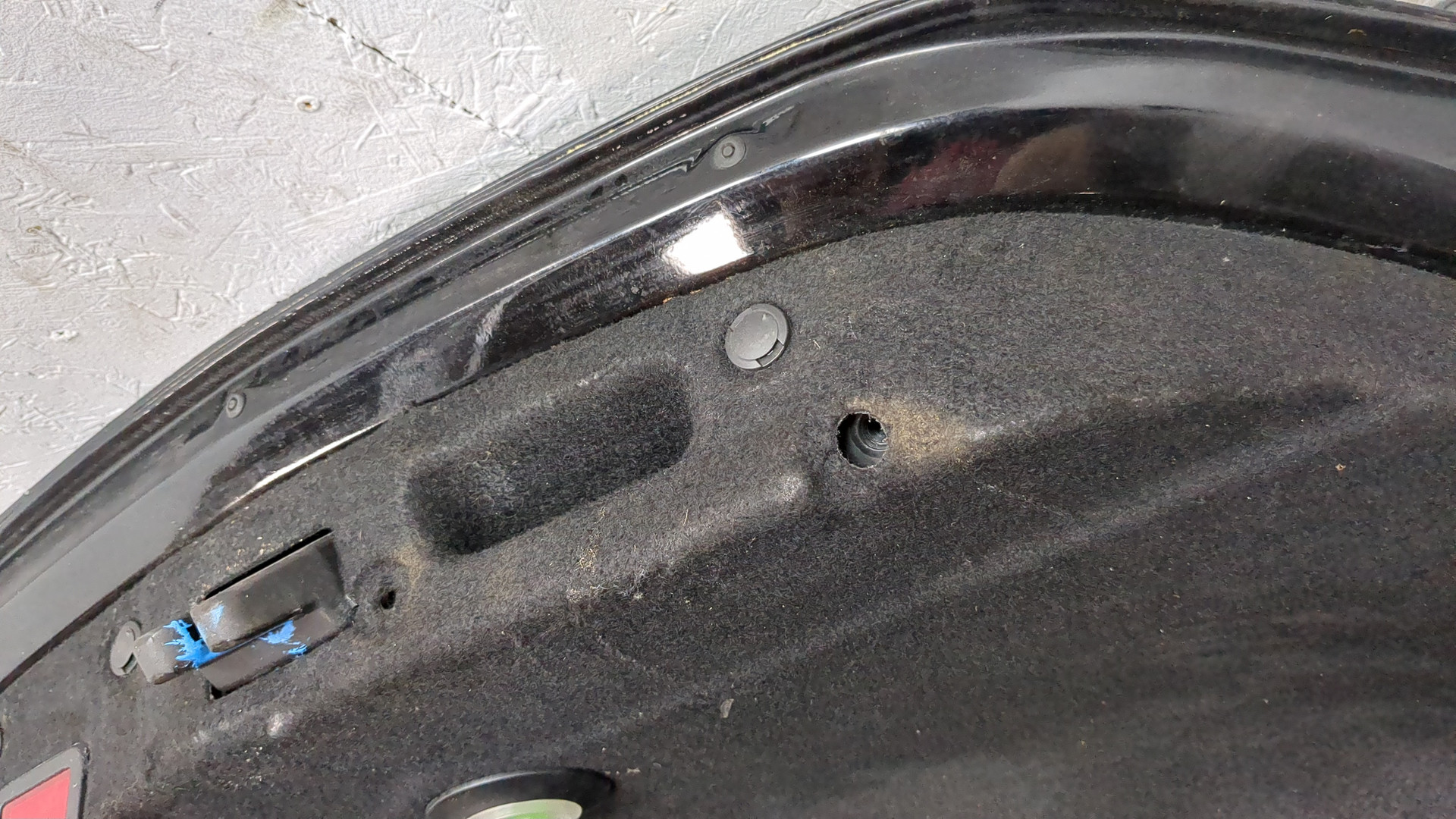 Дверь багажника