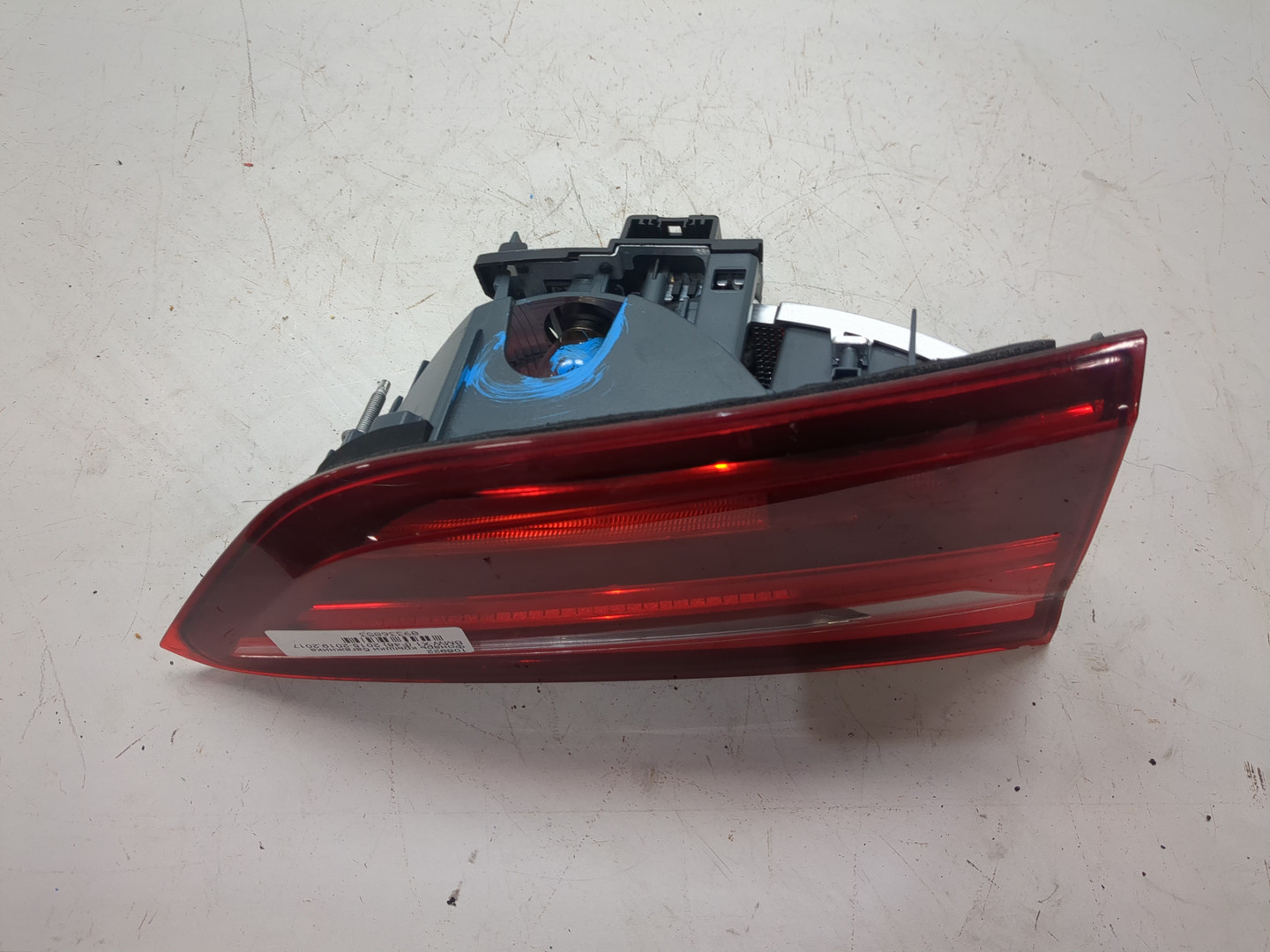 Фонарь задний внутренний левый