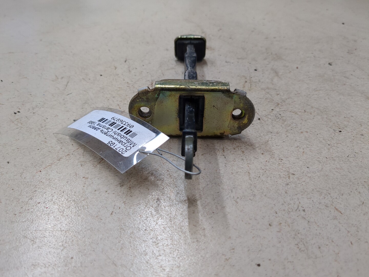 Ограничитель двери