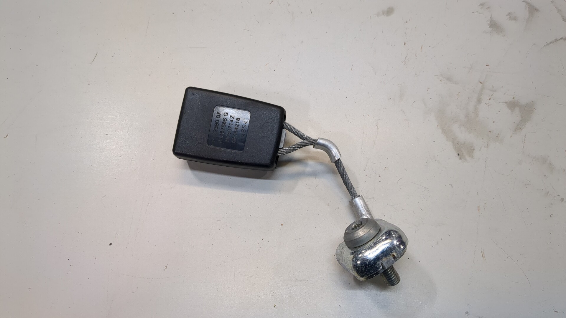 Ответная часть ремня безопасности