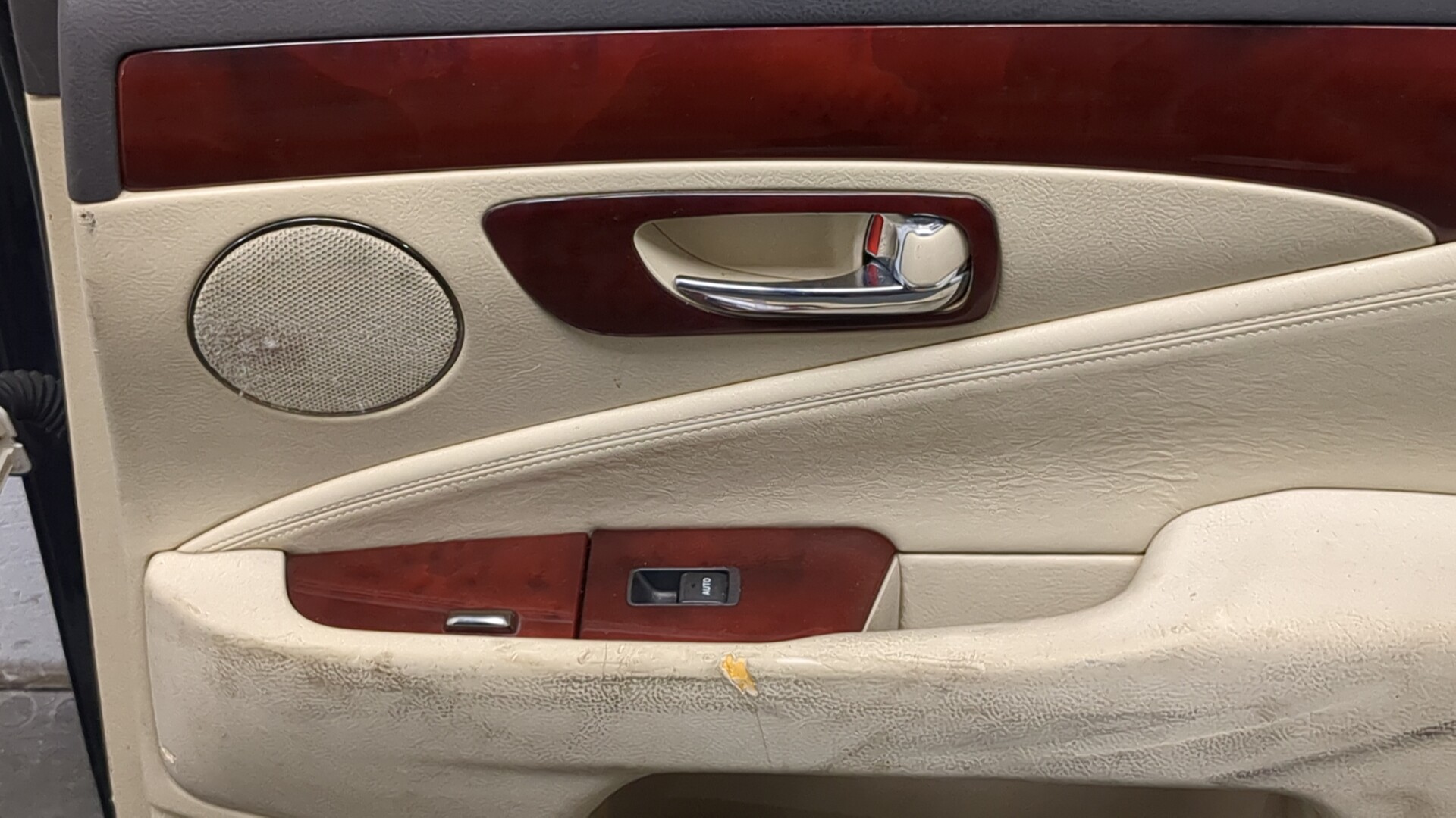 Дверь задняя правая