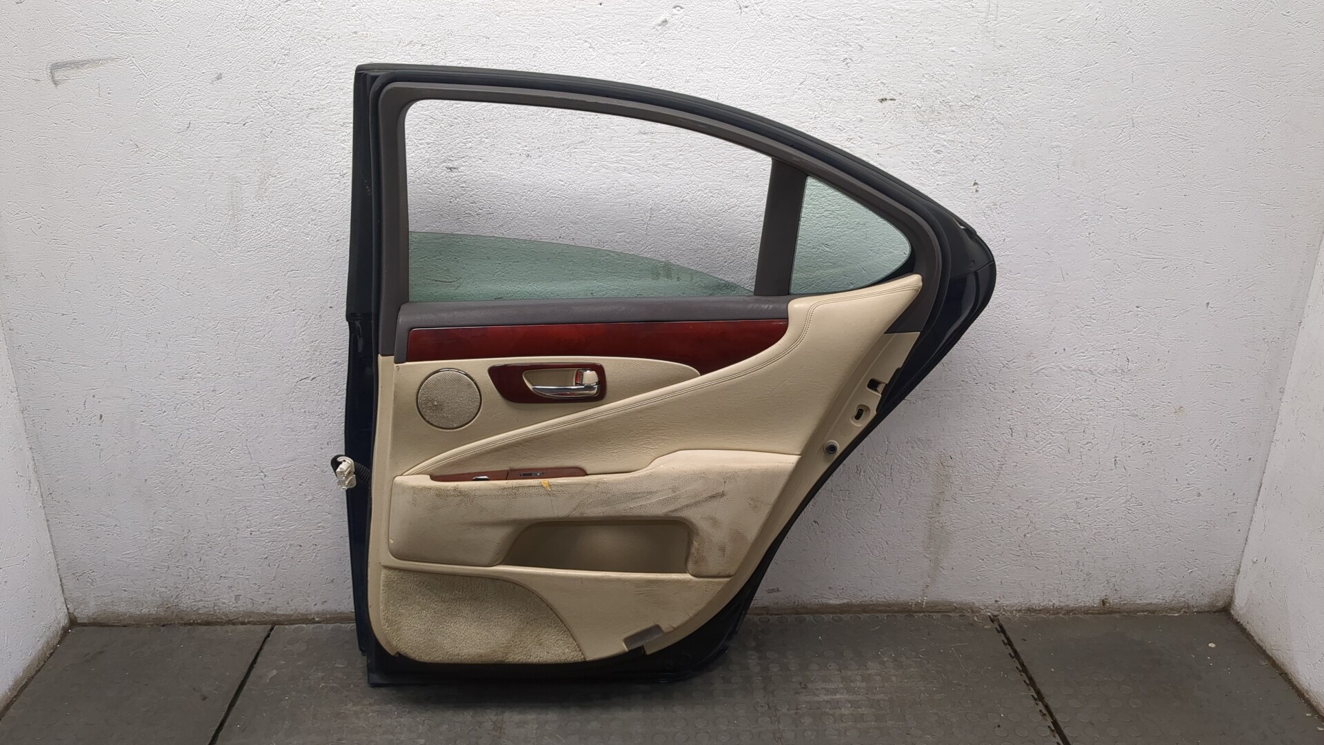 Дверь задняя правая