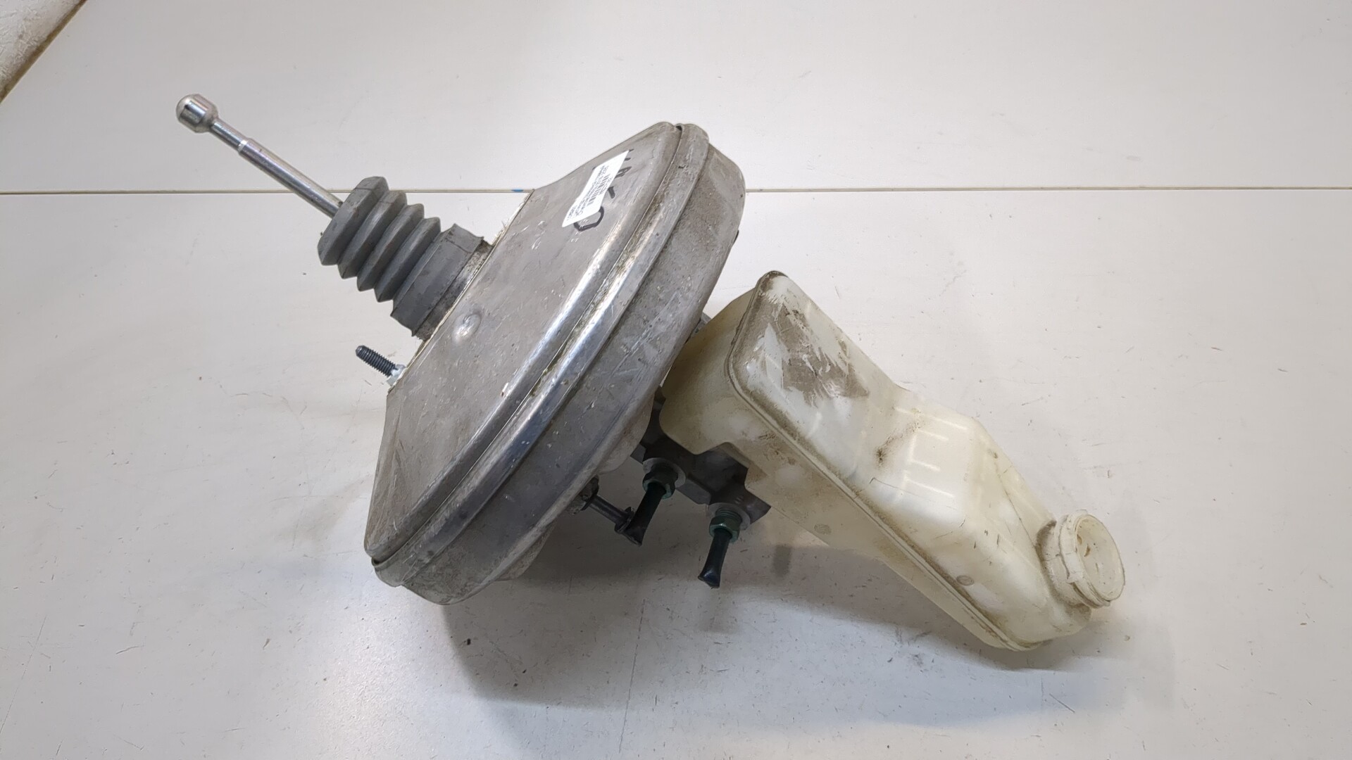 Цилиндр тормозной главный