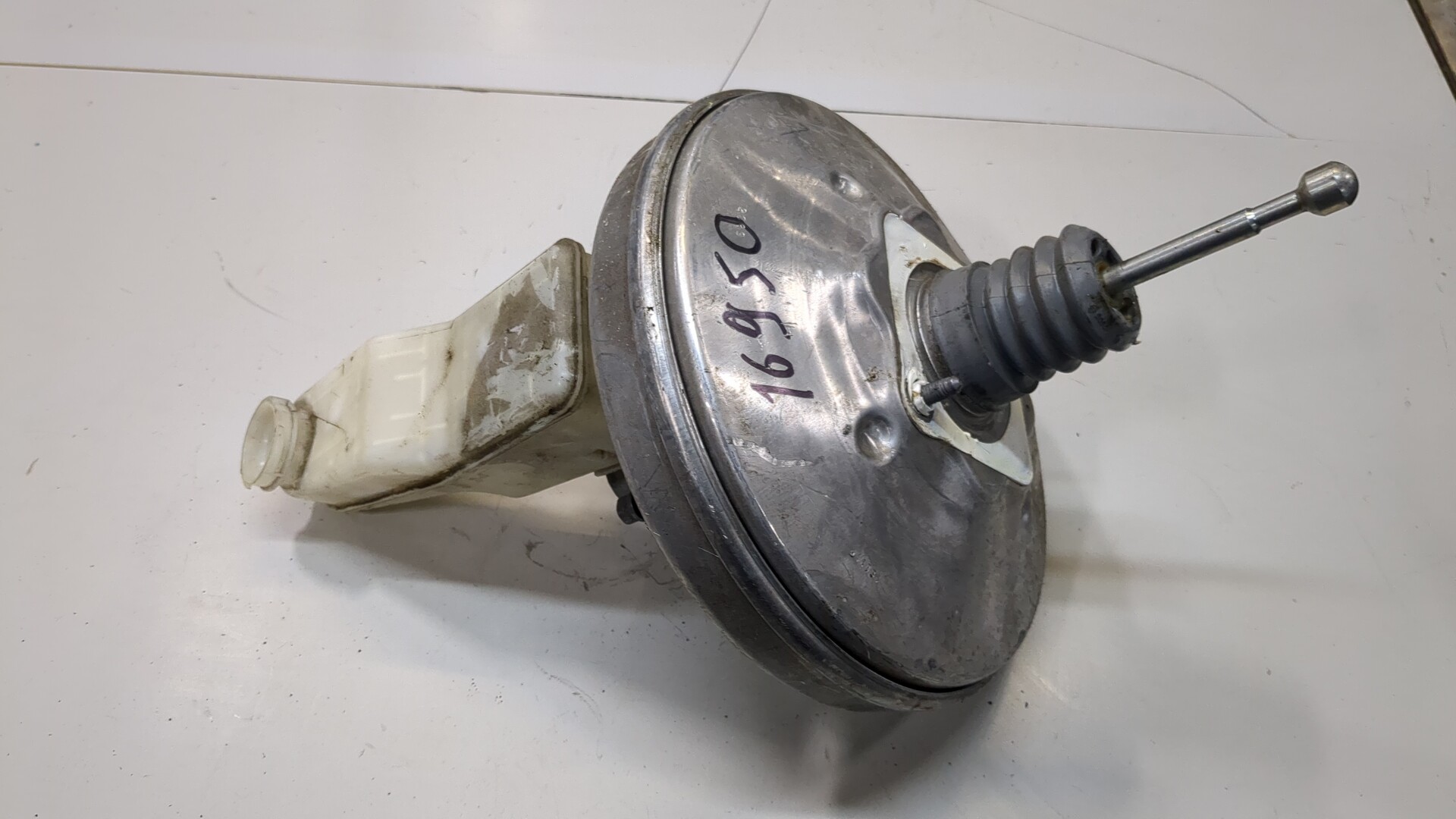 Цилиндр тормозной главный