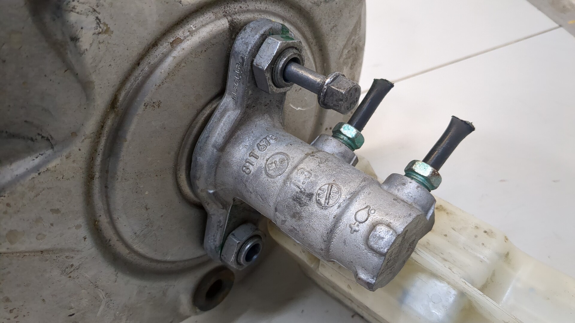 Цилиндр тормозной главный