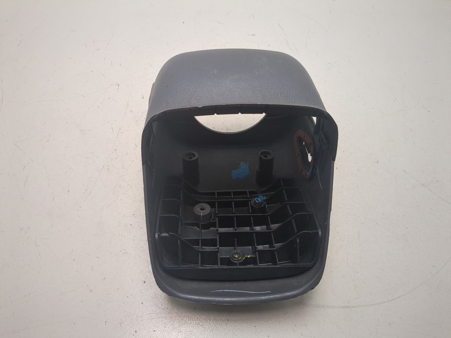 Кожух рулевой колонки