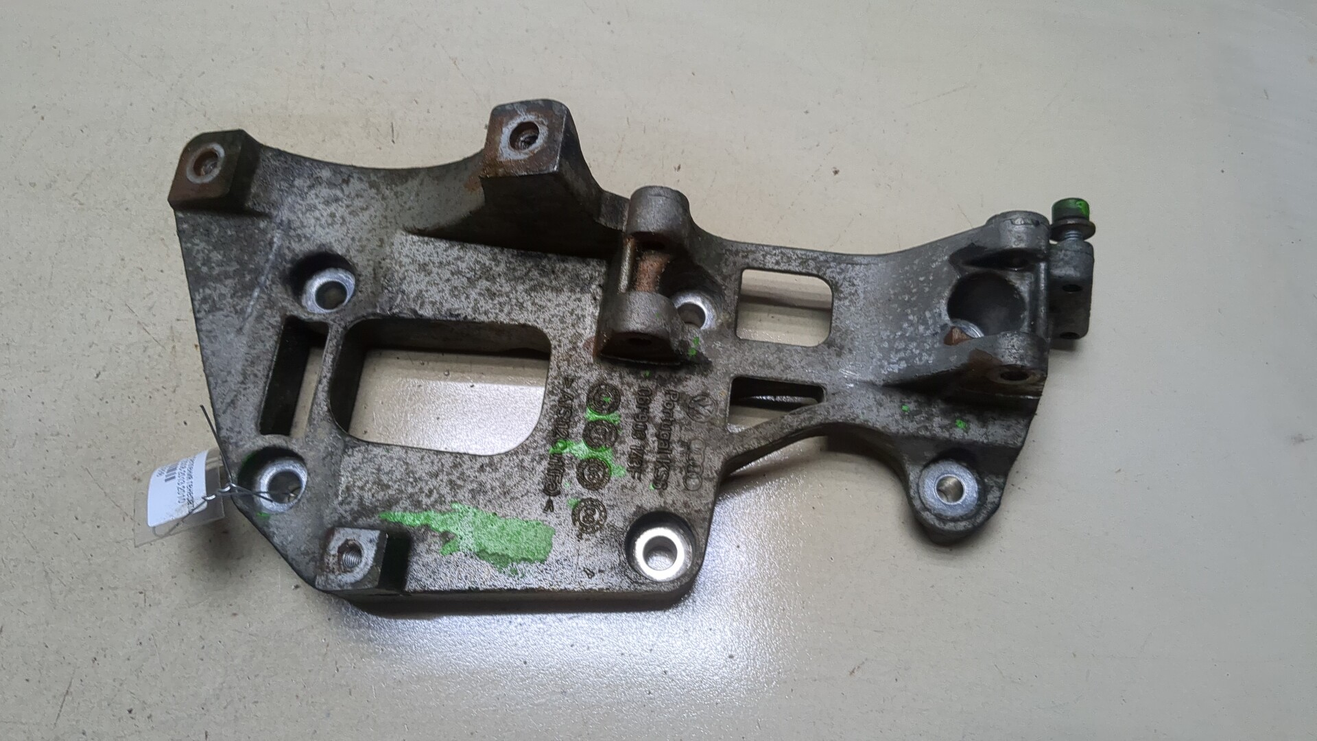 Кронштейн генератора