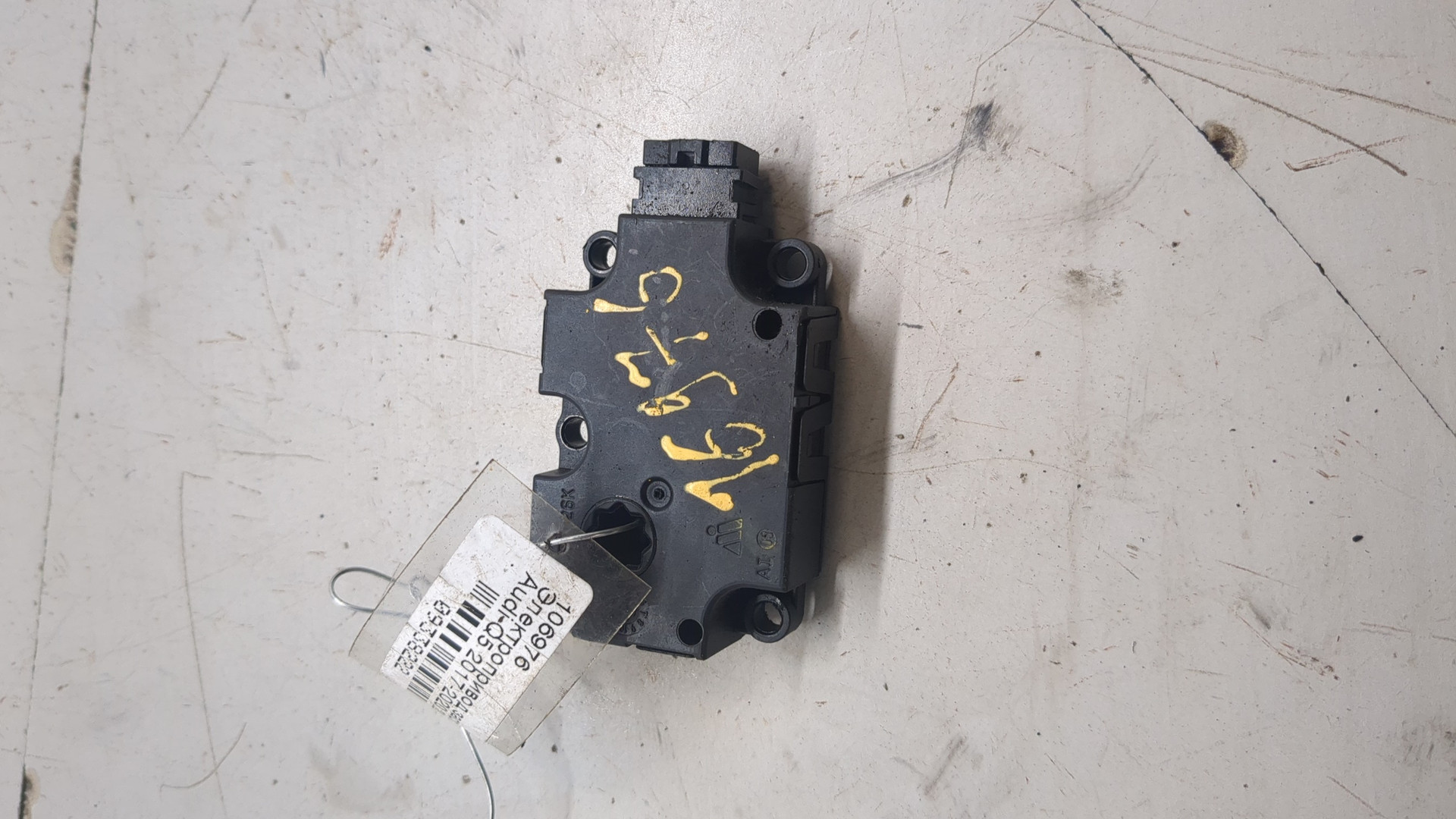 Моторчик заслонки печки