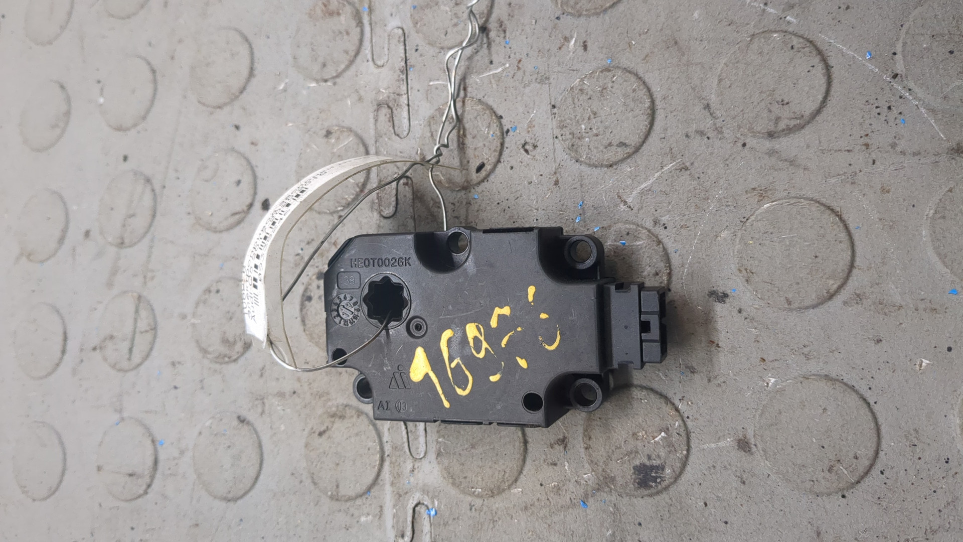 Моторчик заслонки печки