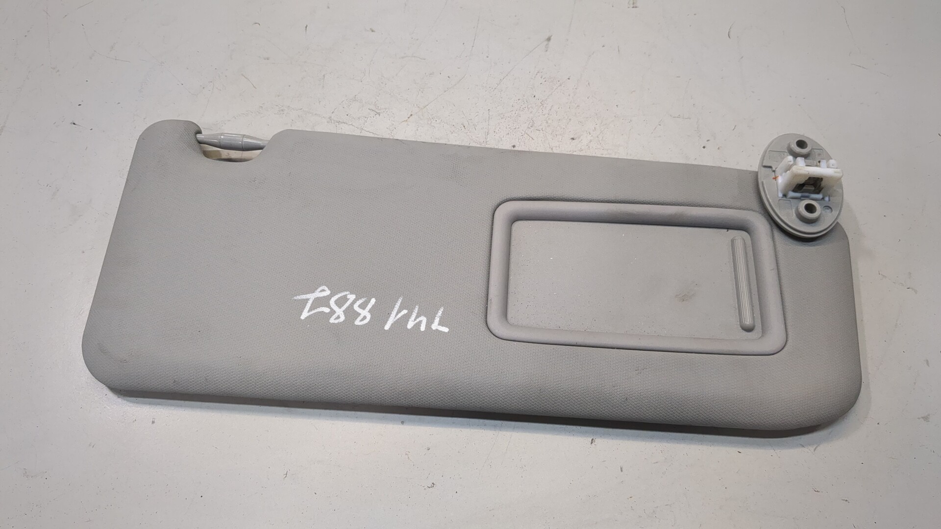 Козырек солнцезащитный