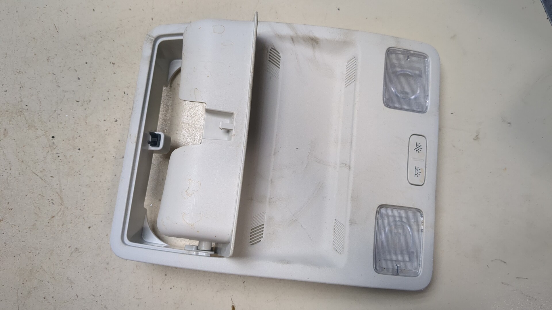 Плафон салонный