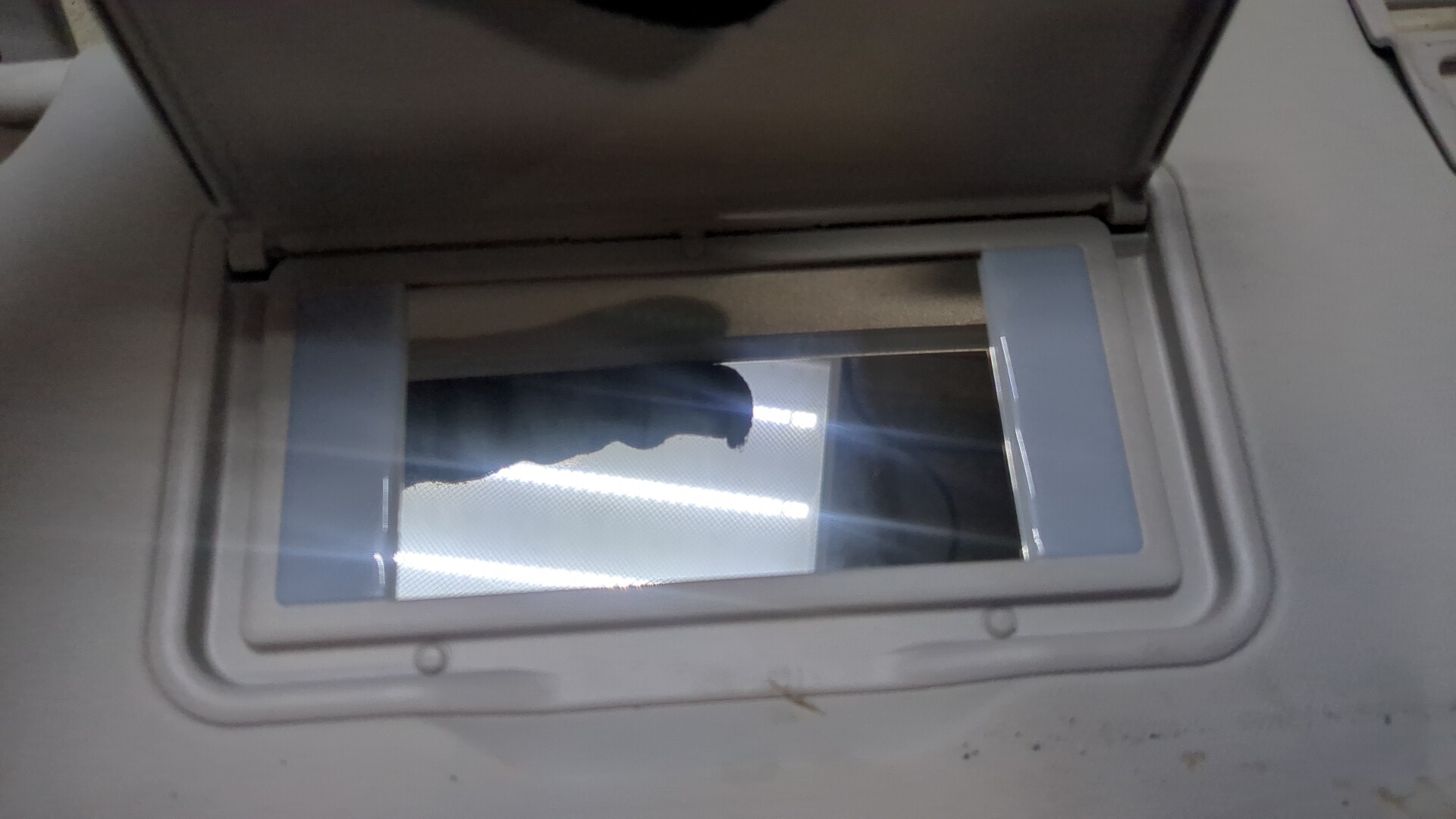 Козырек солнцезащитный