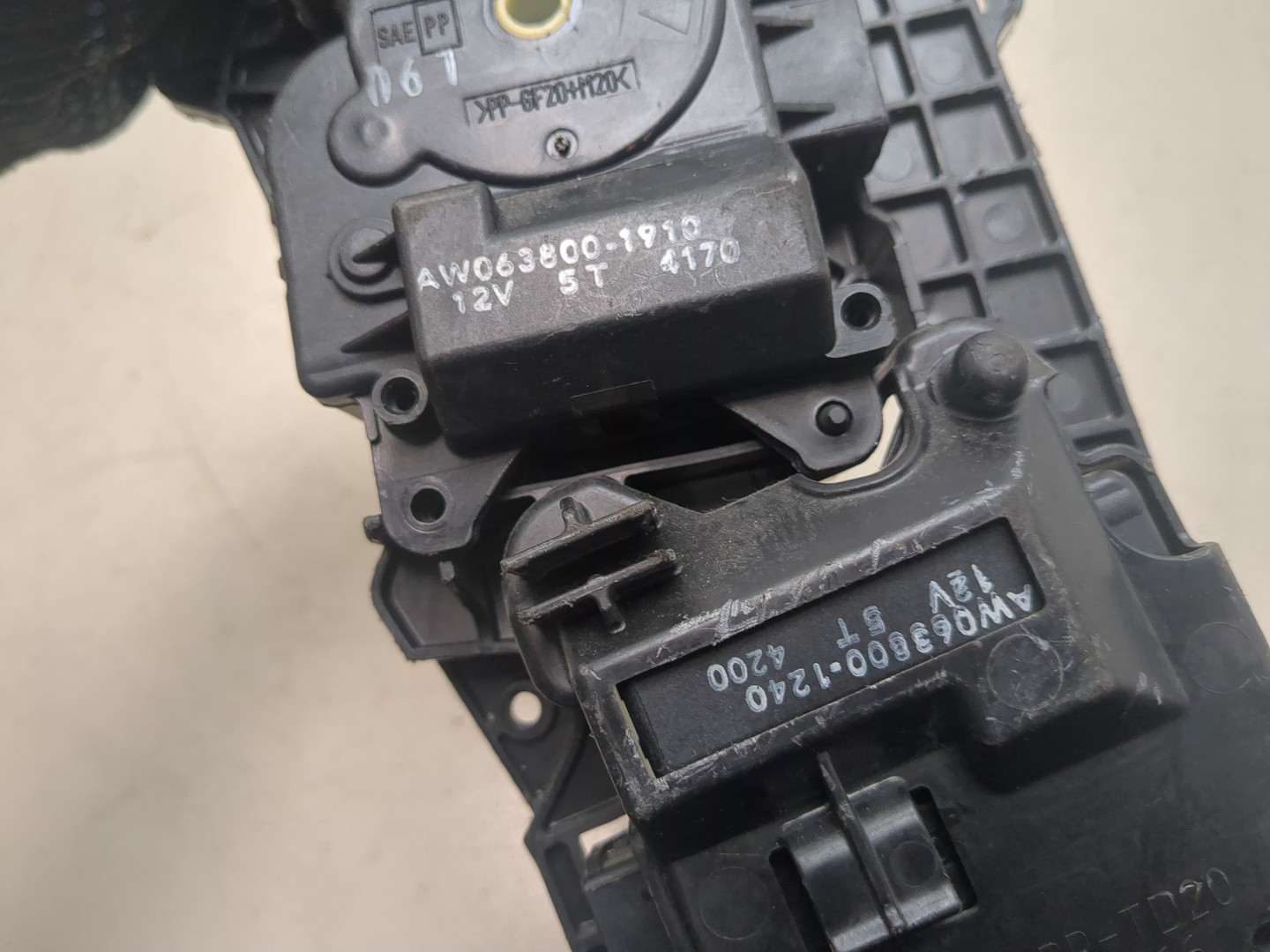 Моторчик заслонки печки