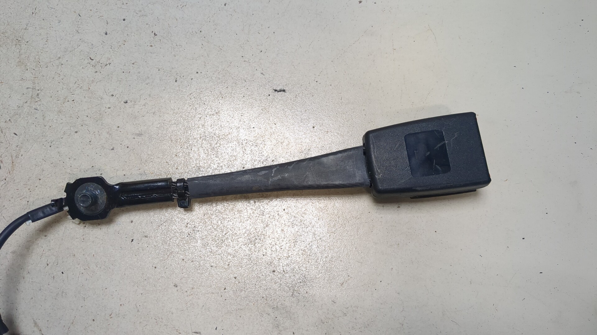 Ответная часть ремня безопасности