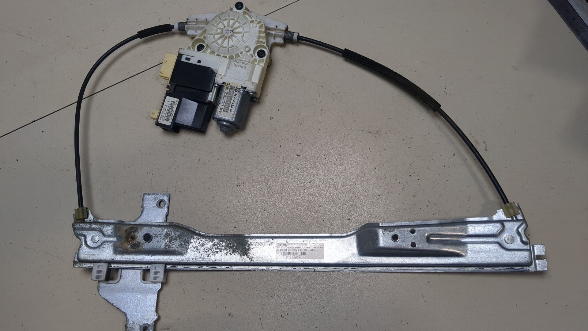 Стеклоподъемник электр. передний правый