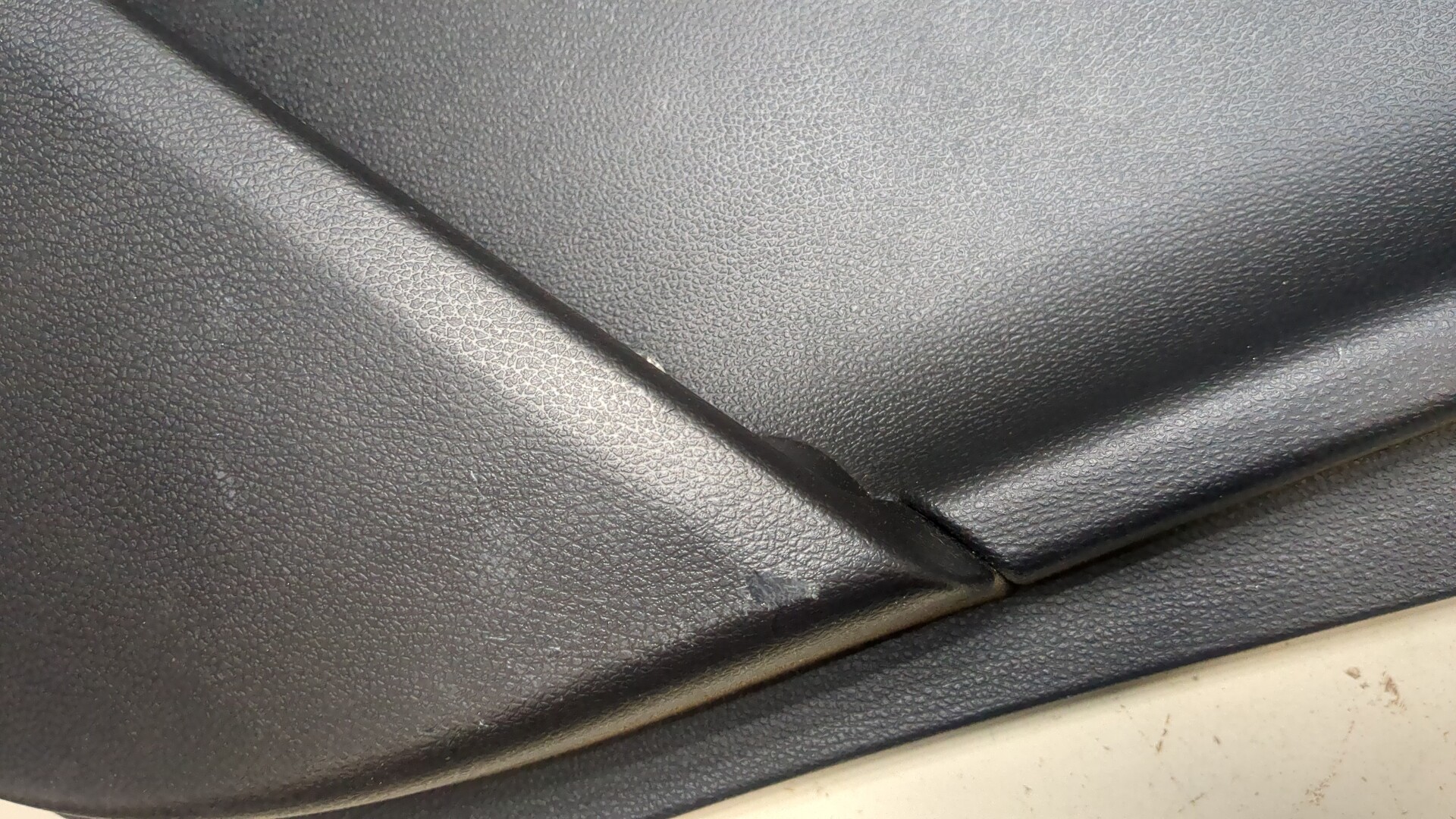 Обшивка двери задней правой