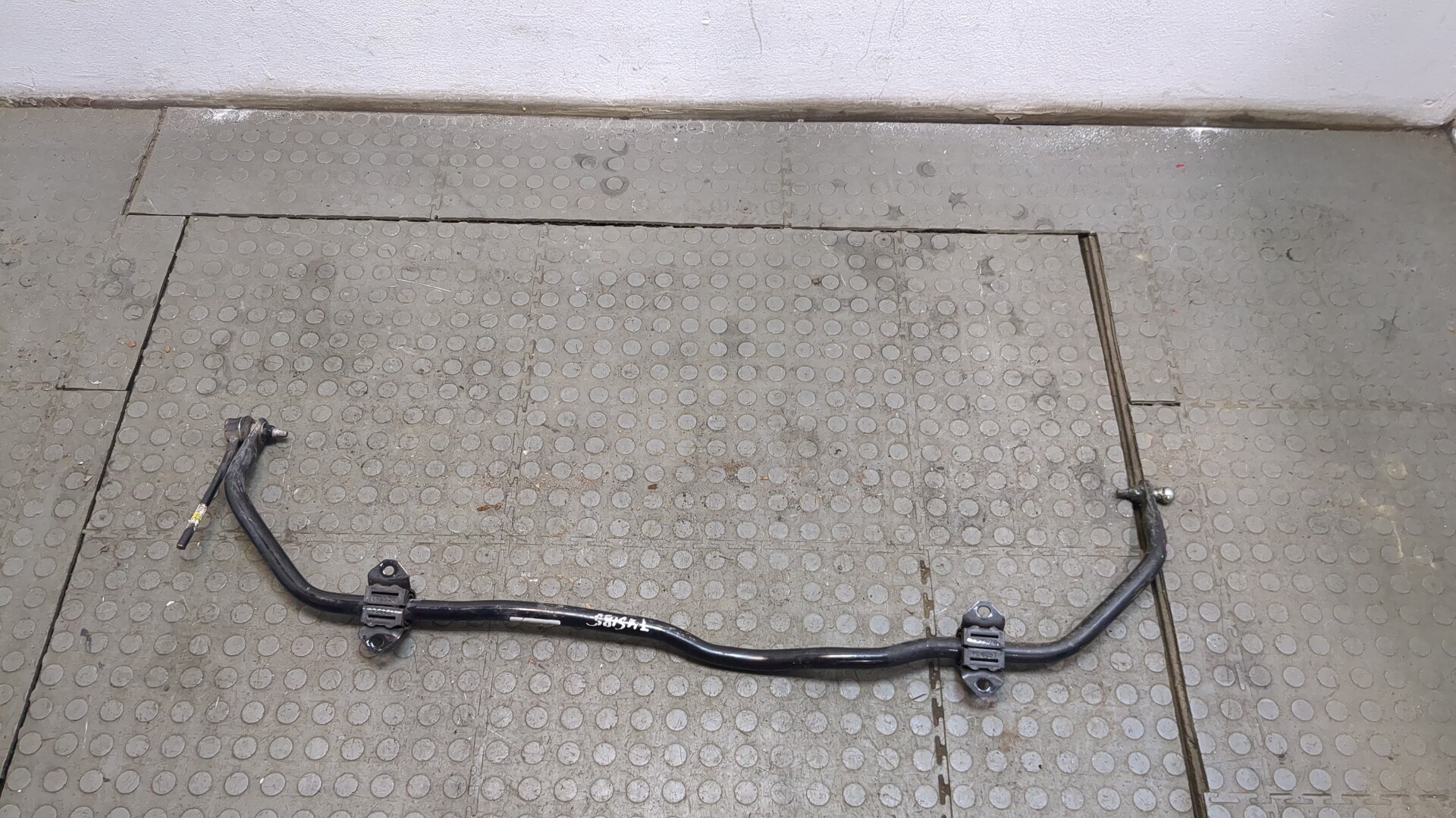 Стабилизатор передний