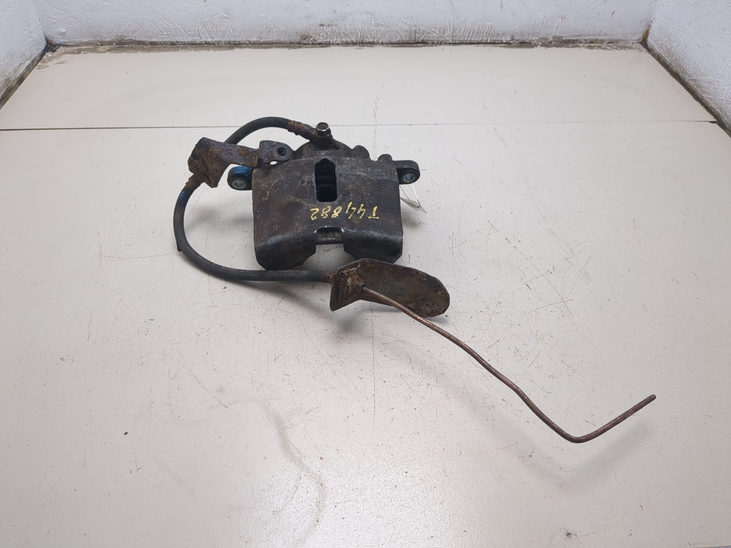 Суппорт передний левый