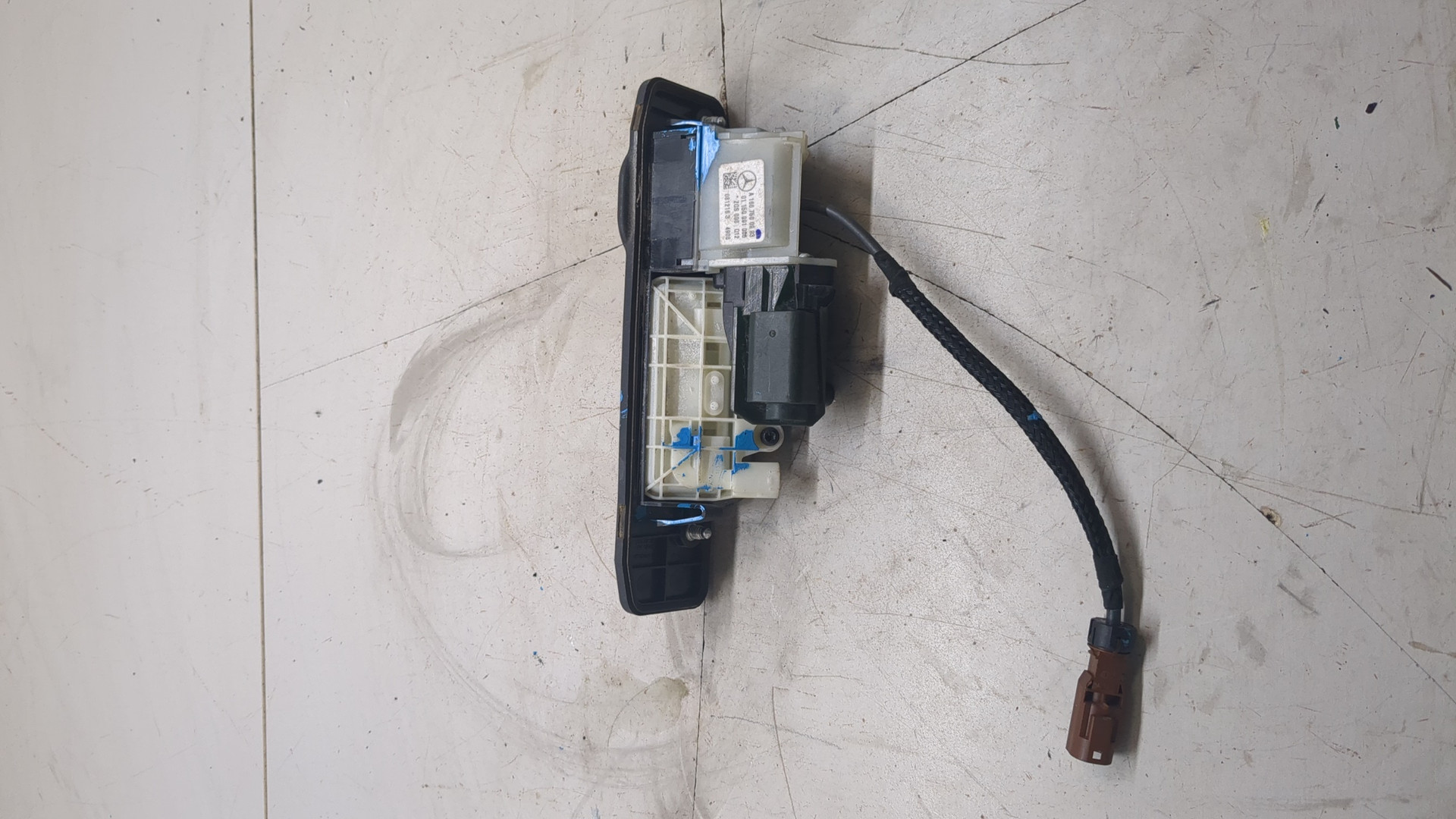 Ручка двери багажника наружная