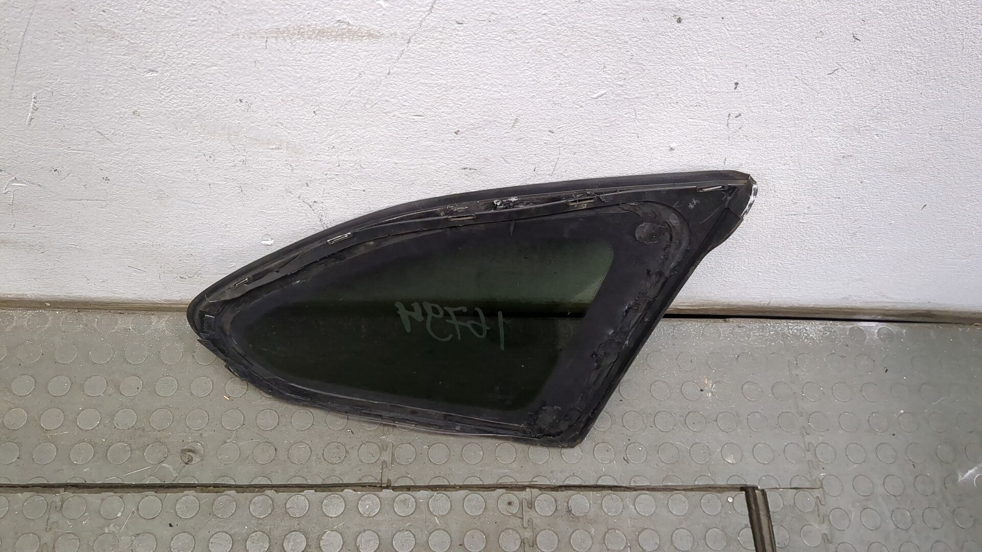 Стекло боковое