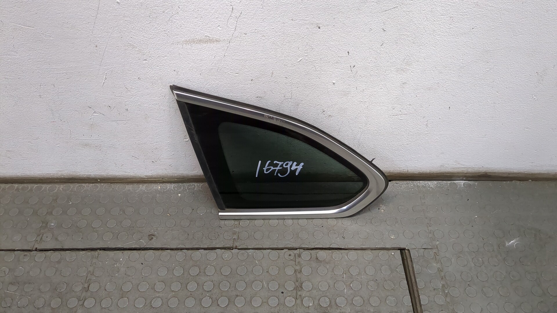 Стекло боковое