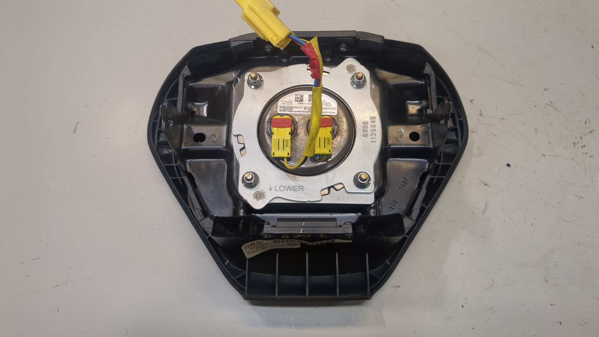 Подушка безопасности в рулевое колесо