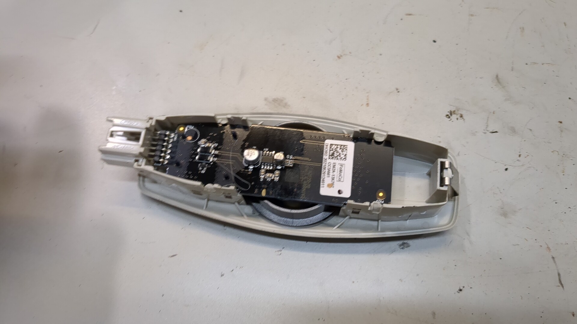 Плафон салонный