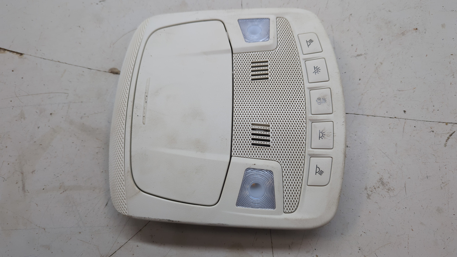 Плафон салонный