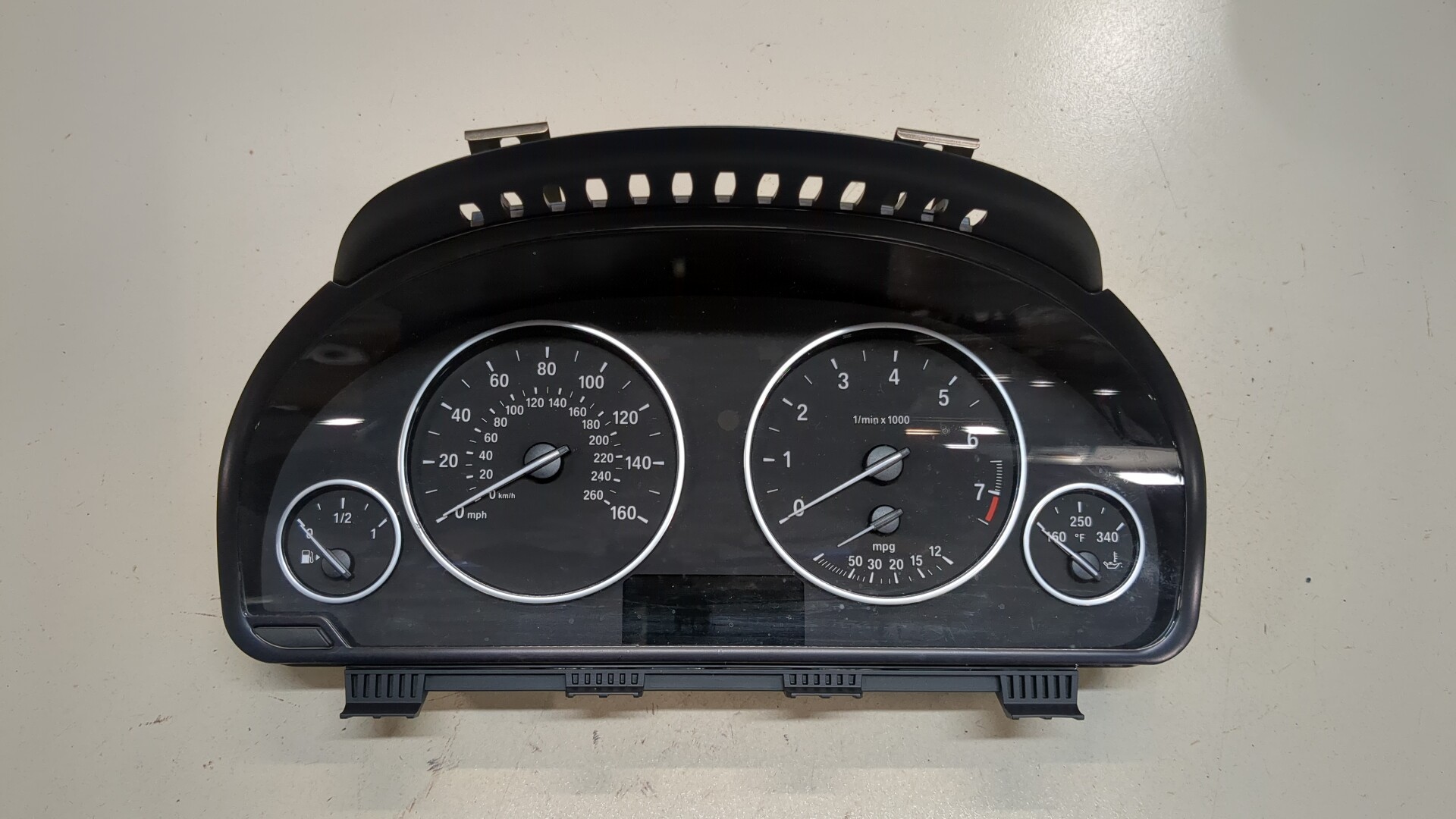 Панель приборов