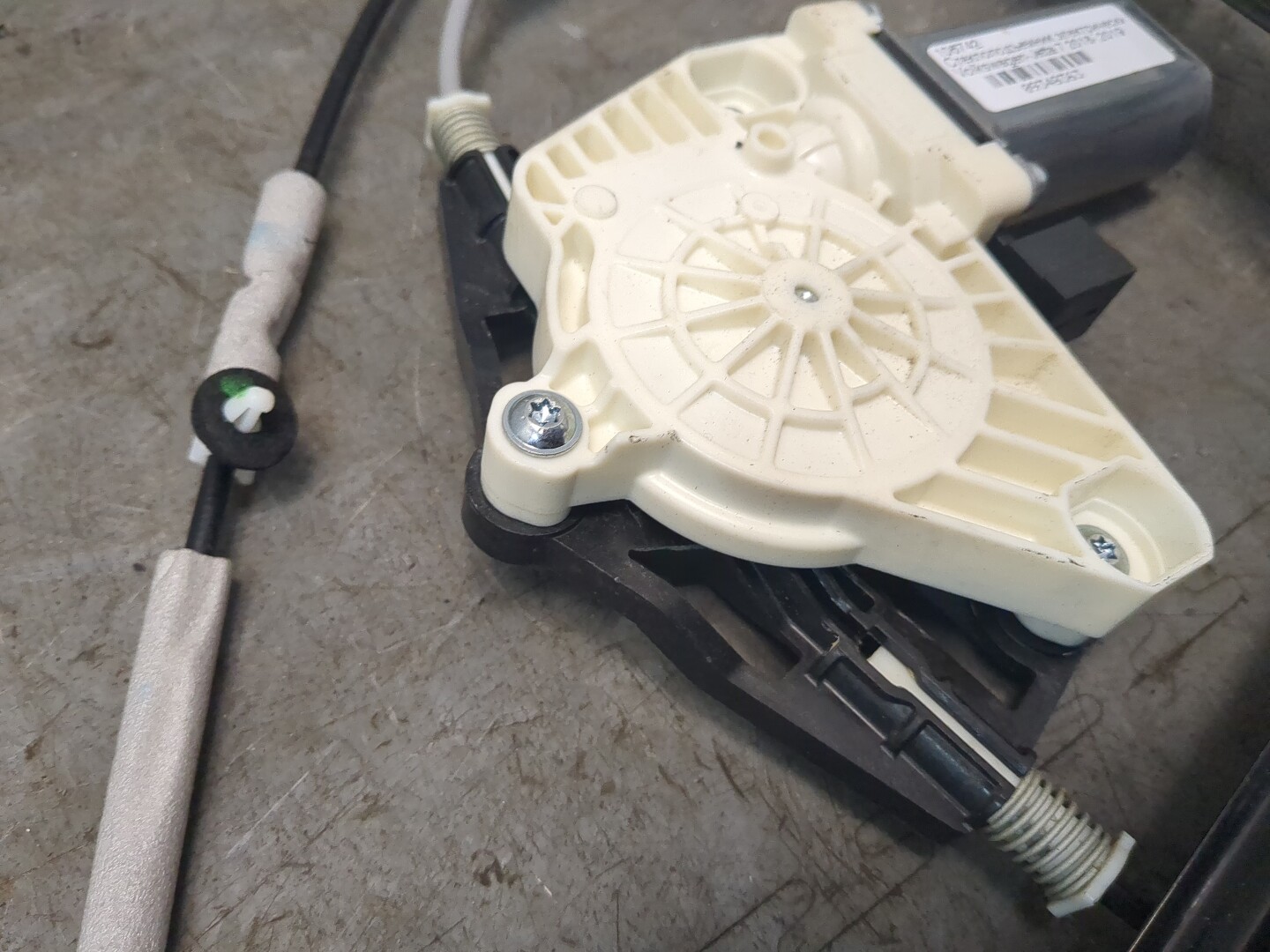 Стеклоподъемник электр. передний правый