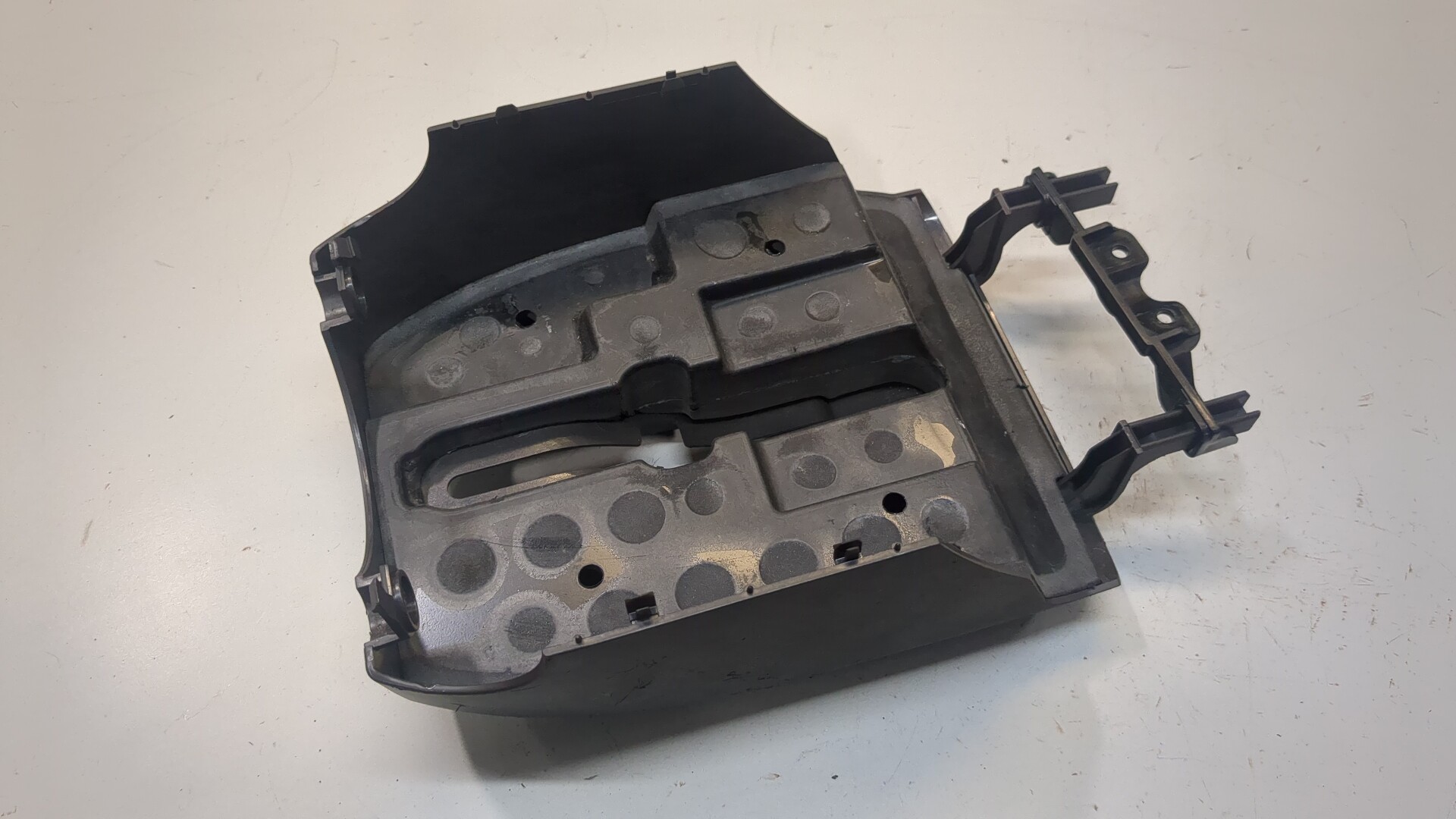 Кожух рулевой колонки