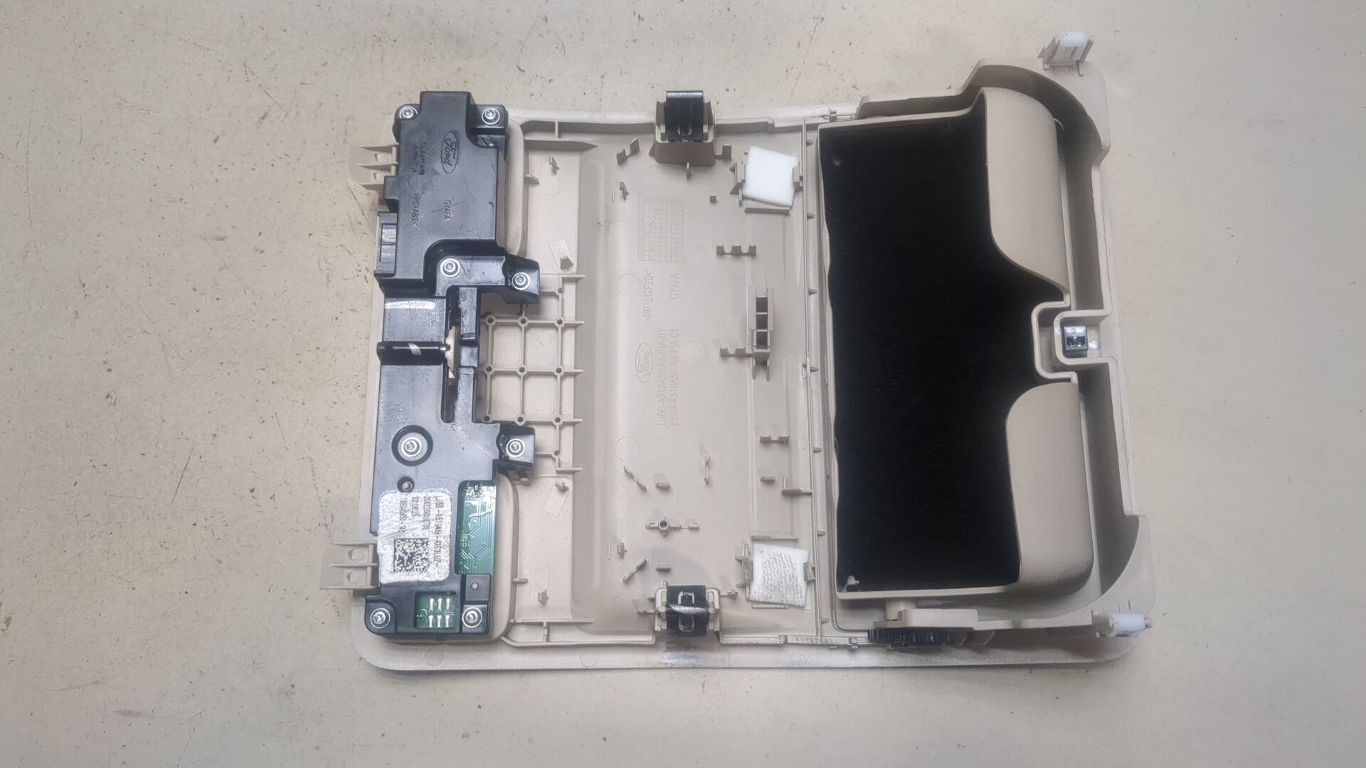 Плафон салонный