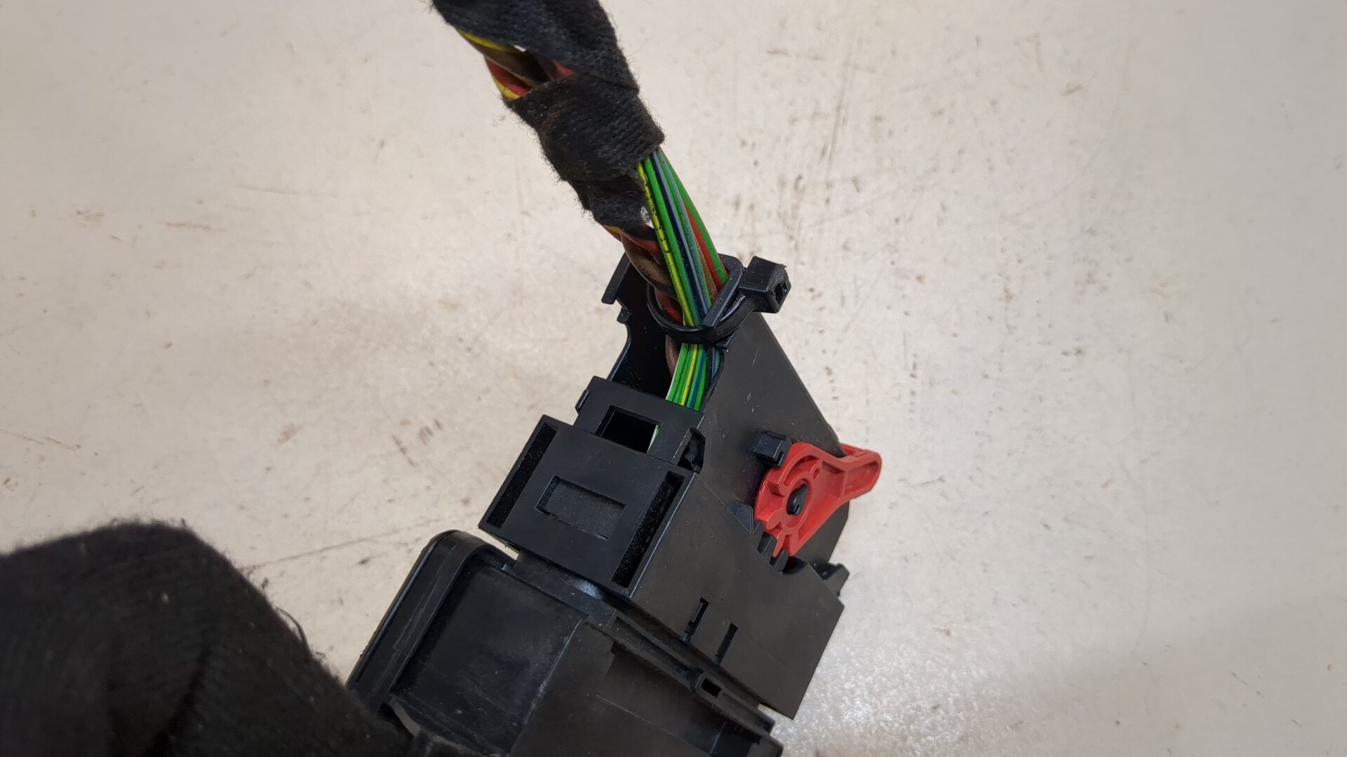 Блок управления парковочным тормозом