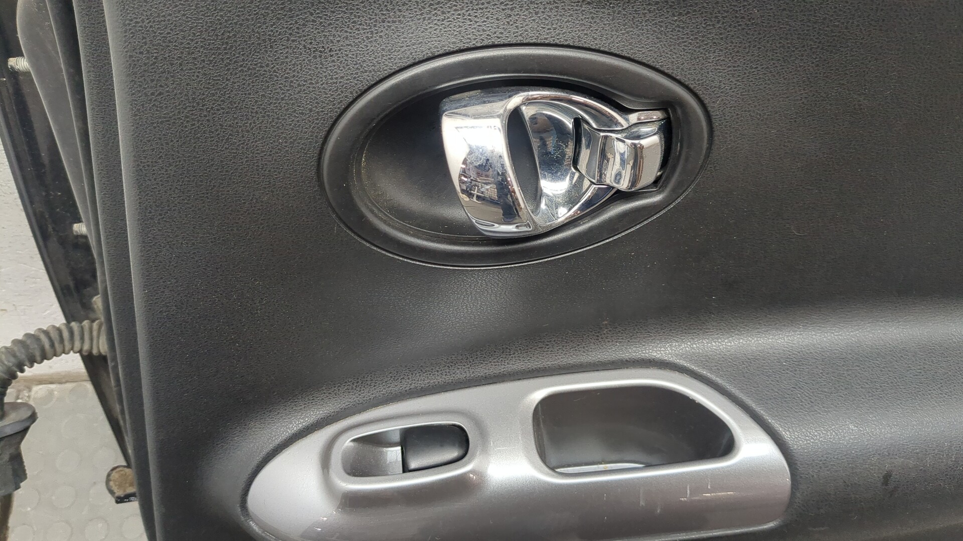 Дверь задняя правая