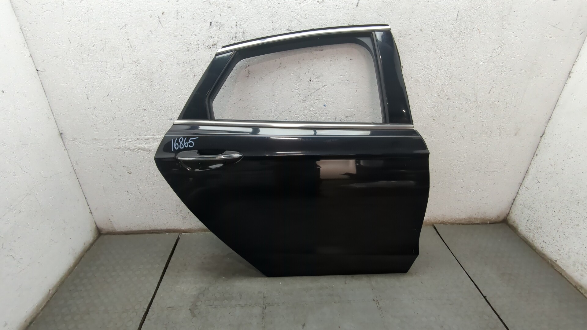 Дверь задняя правая