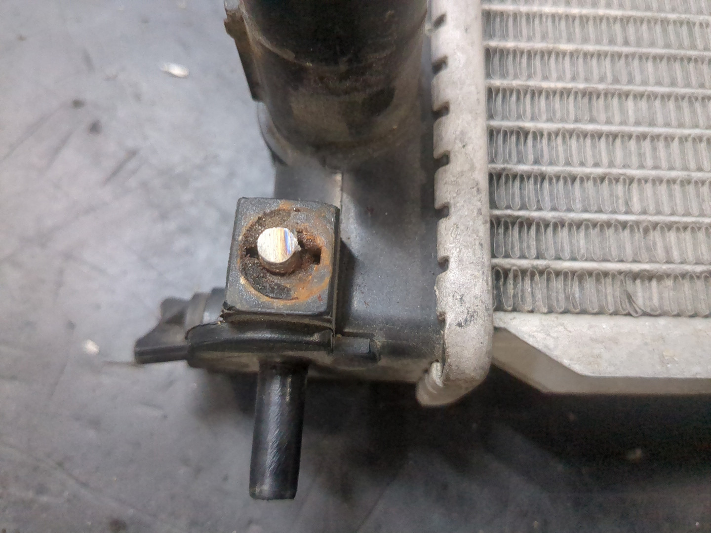 Радиатор охлаждения двигателя основной