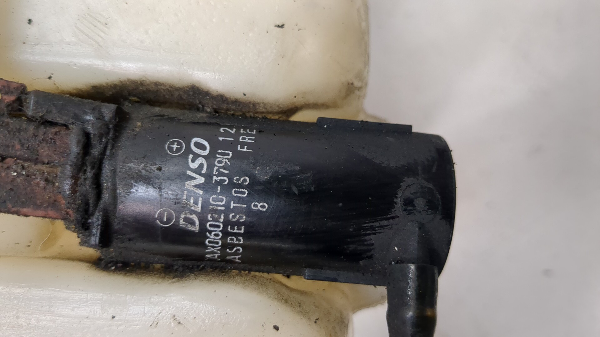 Бачок омывателя лобового стекла