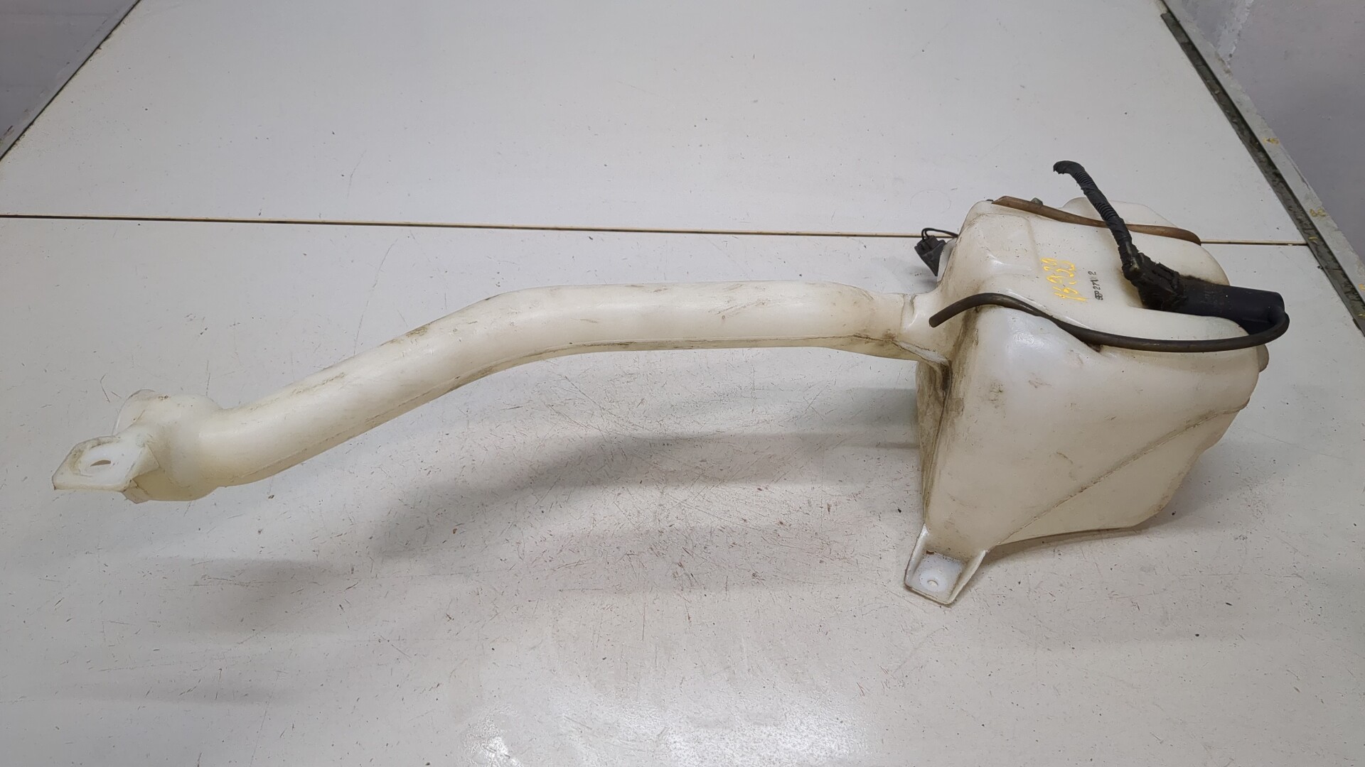 Бачок омывателя лобового стекла