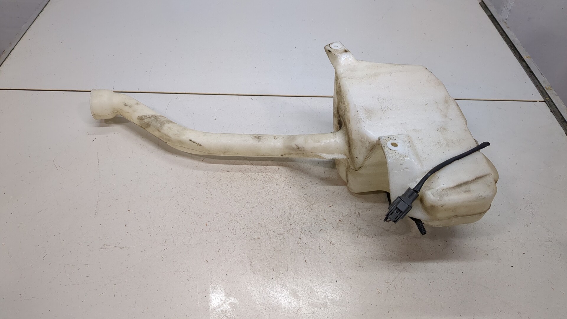 Бачок омывателя лобового стекла