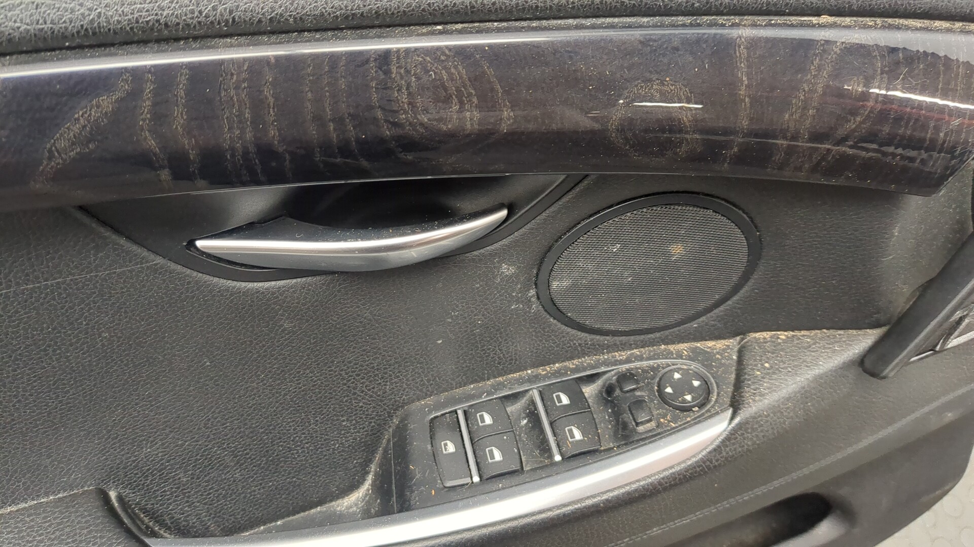 Дверь передняя левая