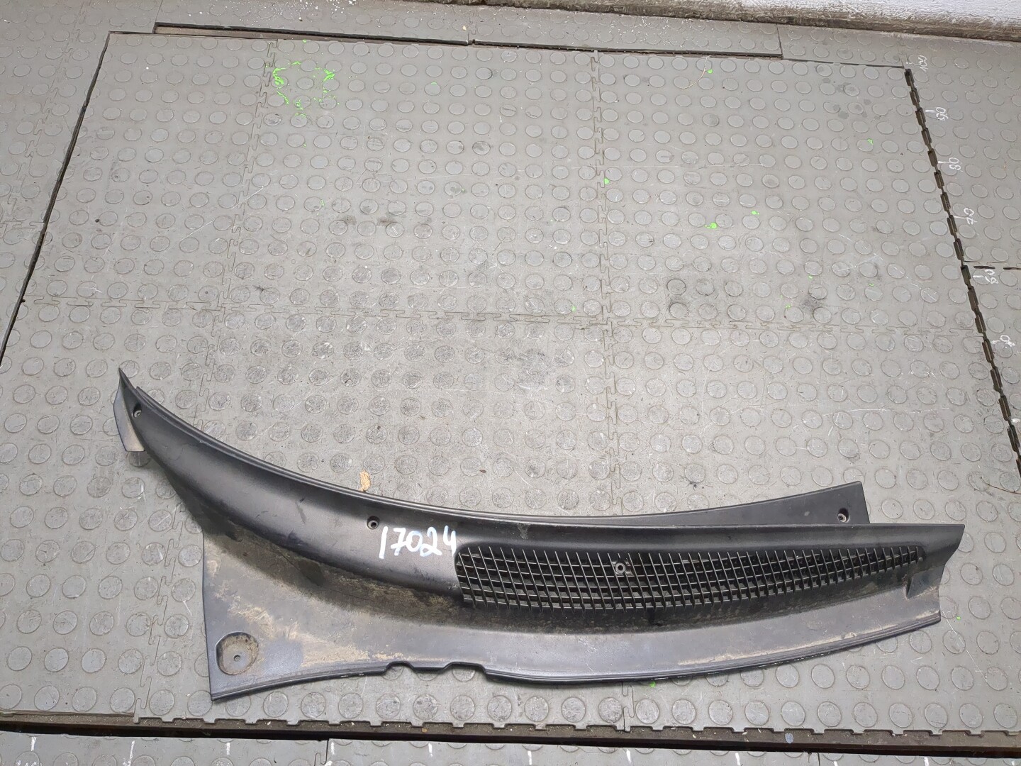 Решетка стеклоочистителей (Жабо)