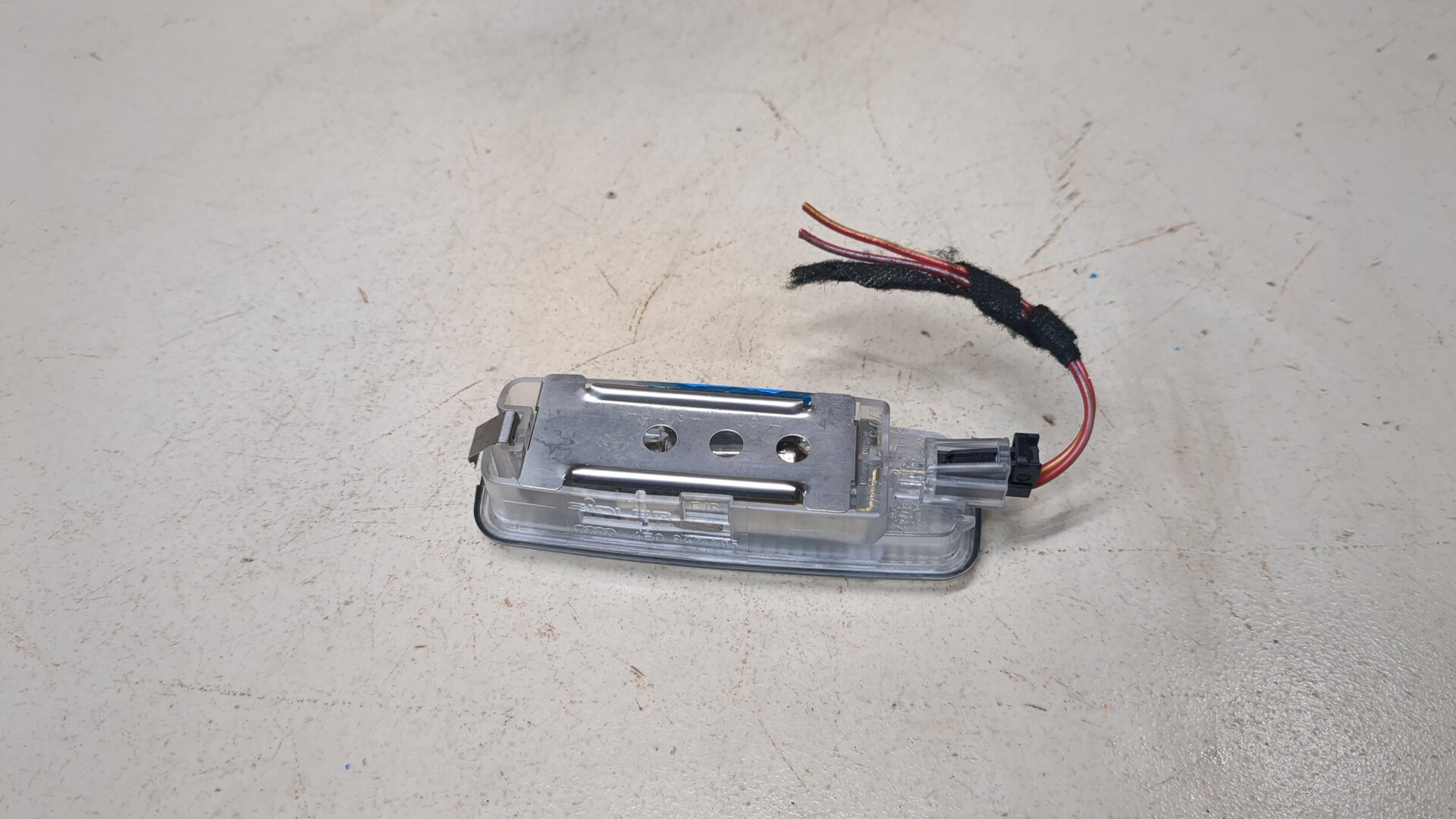 Плафон салонный