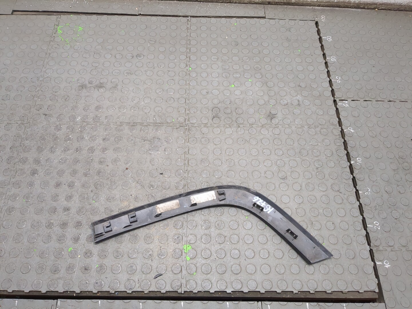 Молдинг заднего крыла правого